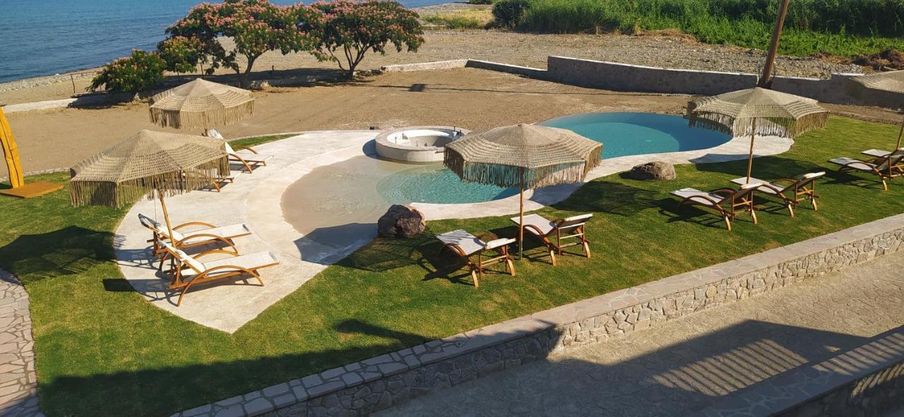 Michaela Beach Houses Mythimna Esterno foto